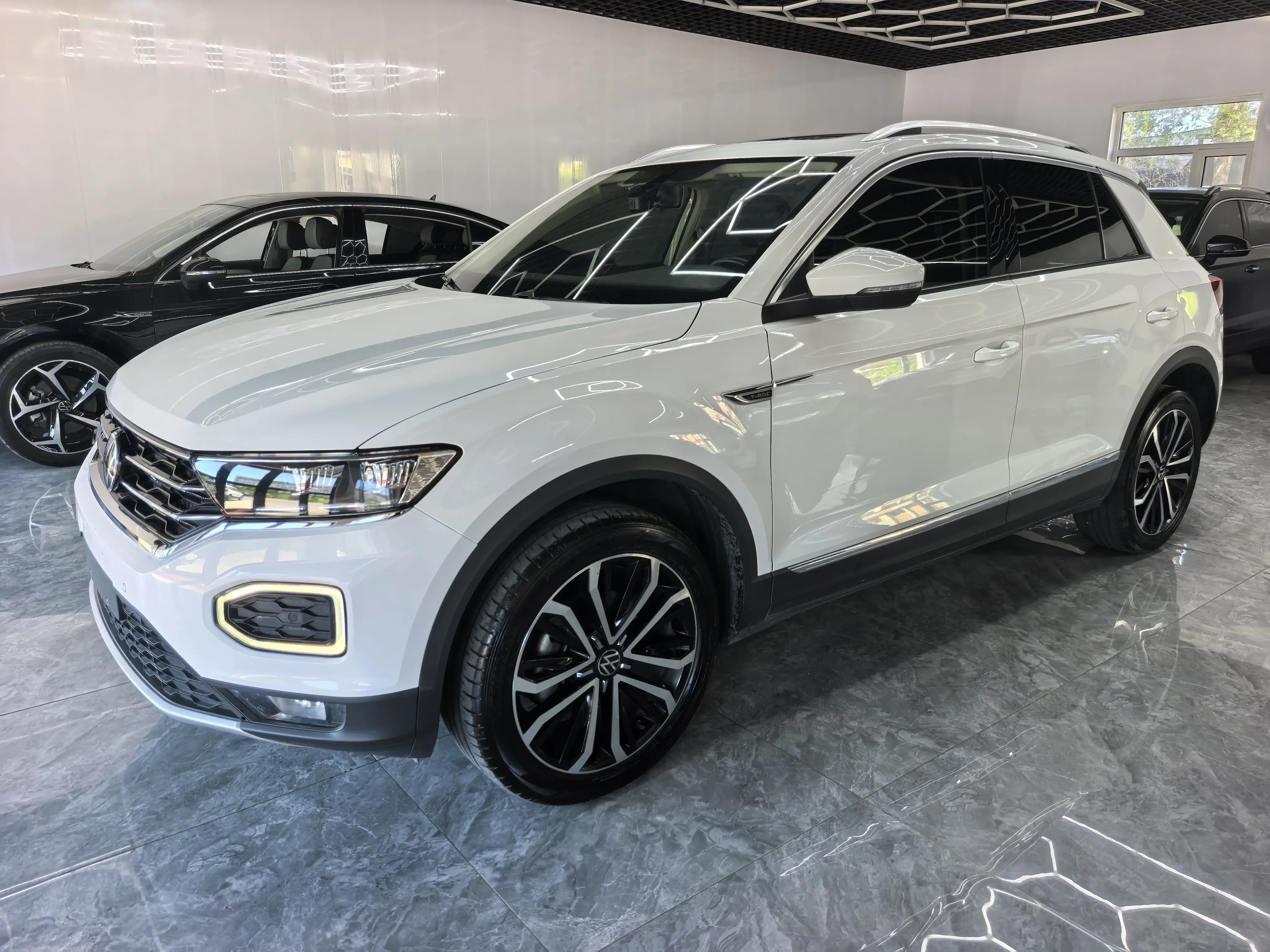 VOLKSWAGEN T-ROC