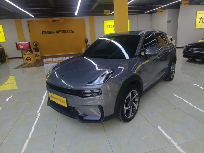 Lynk & Co 06