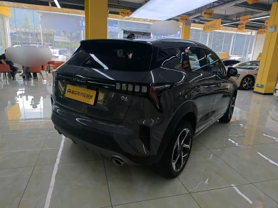 Lynk & Co 06