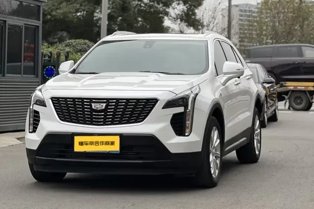 CADILLAC XT4