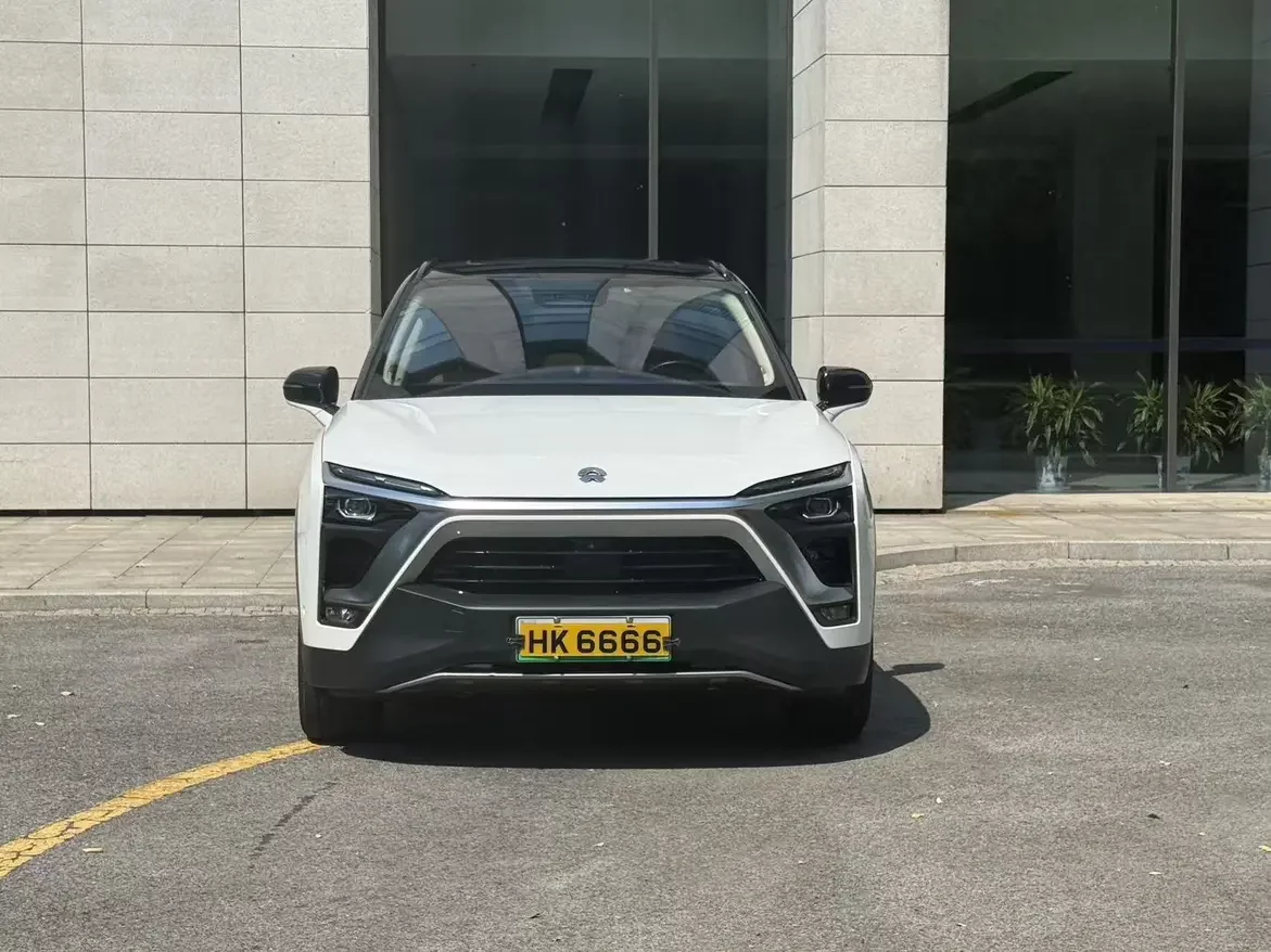 NIO ES8