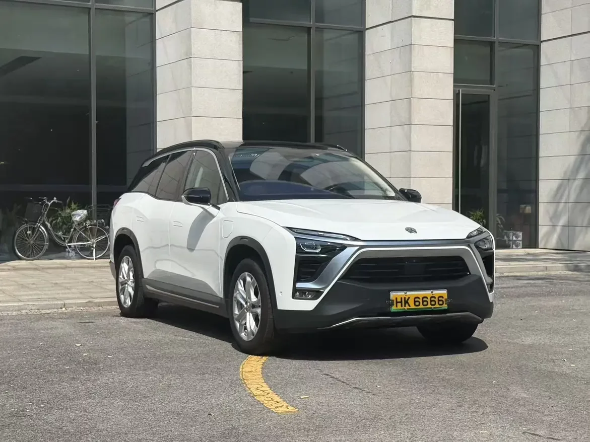 NIO ES8