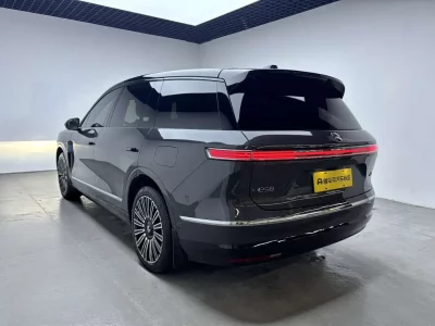 NIO ES8