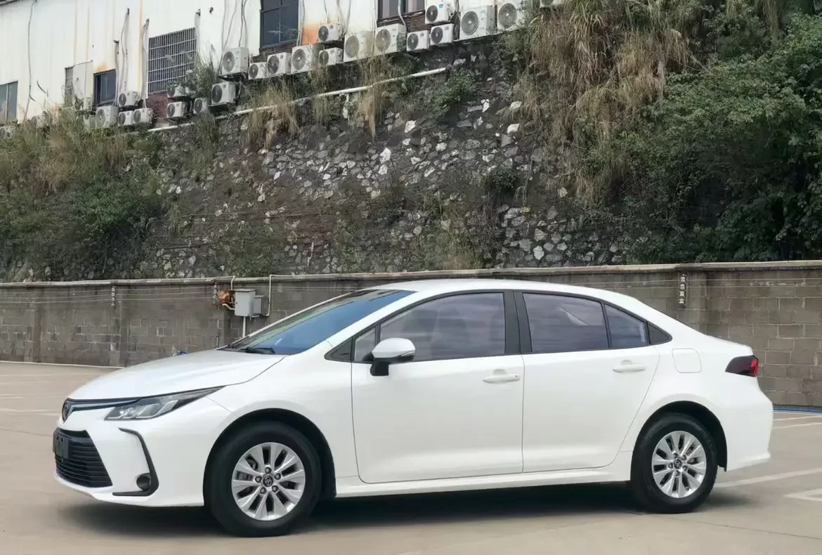 TOYOTA COROLLA
