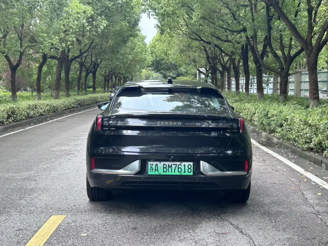 ZEEKR 001