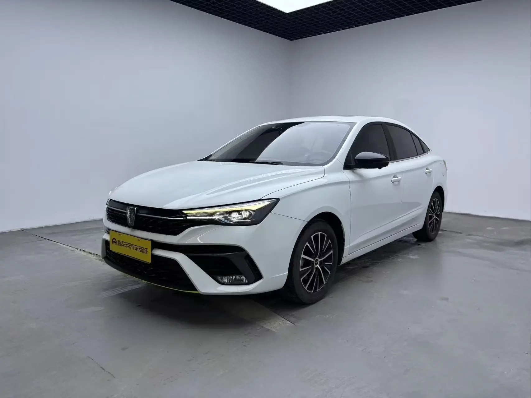 Roewe i5