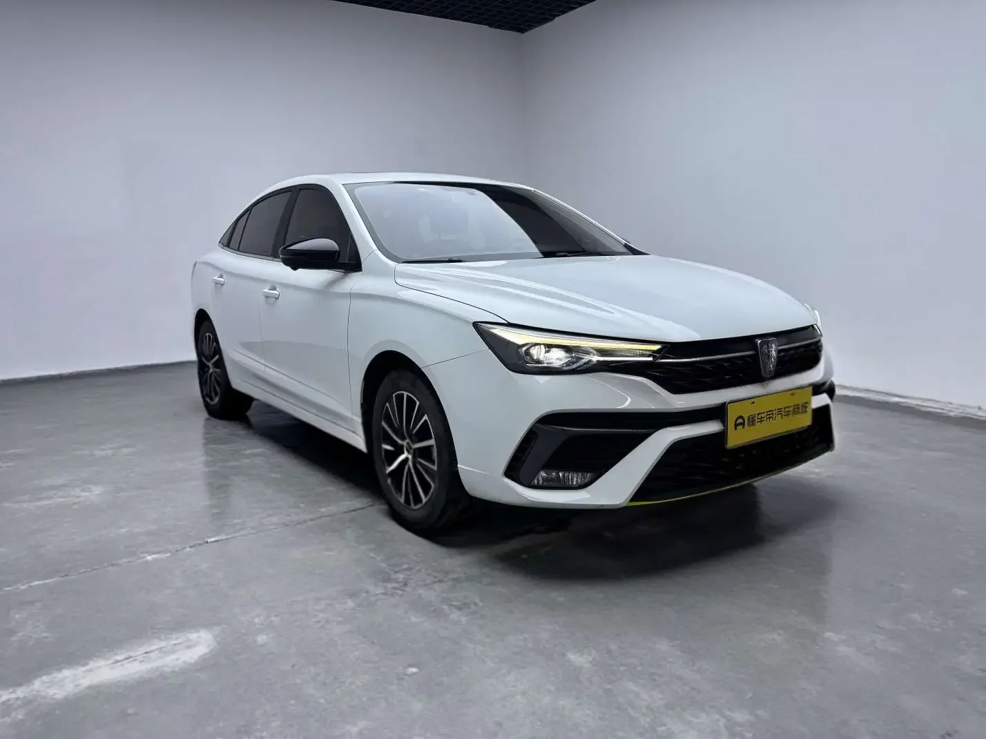 Roewe i5