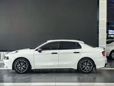 Lynk & Co 03