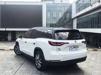 NIO ES8