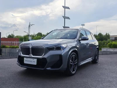BMW iX1