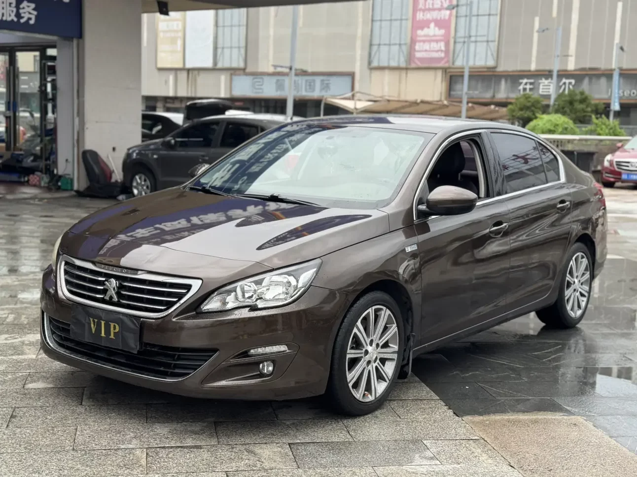 Peugeot 408