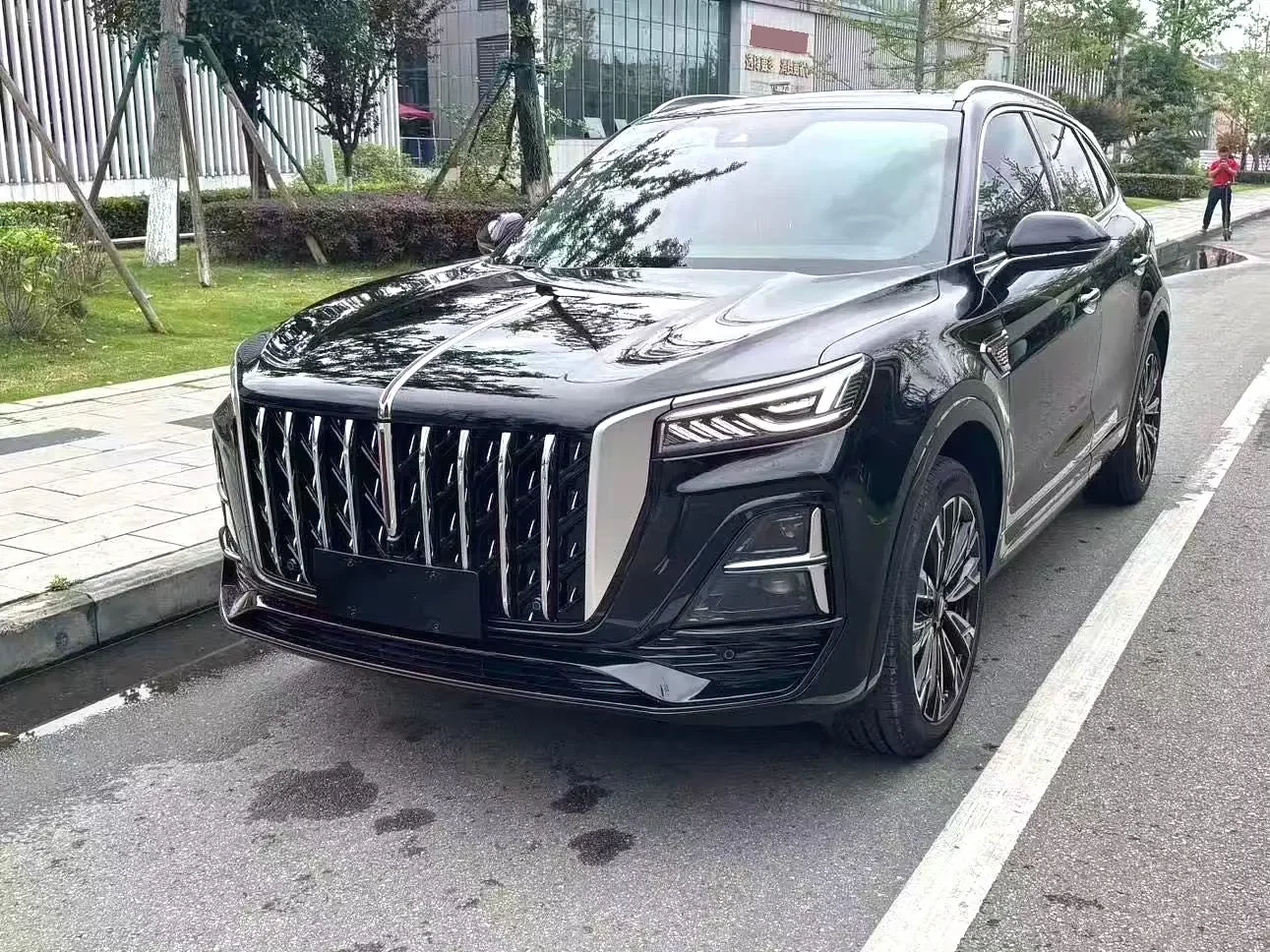 Hongqi HS5