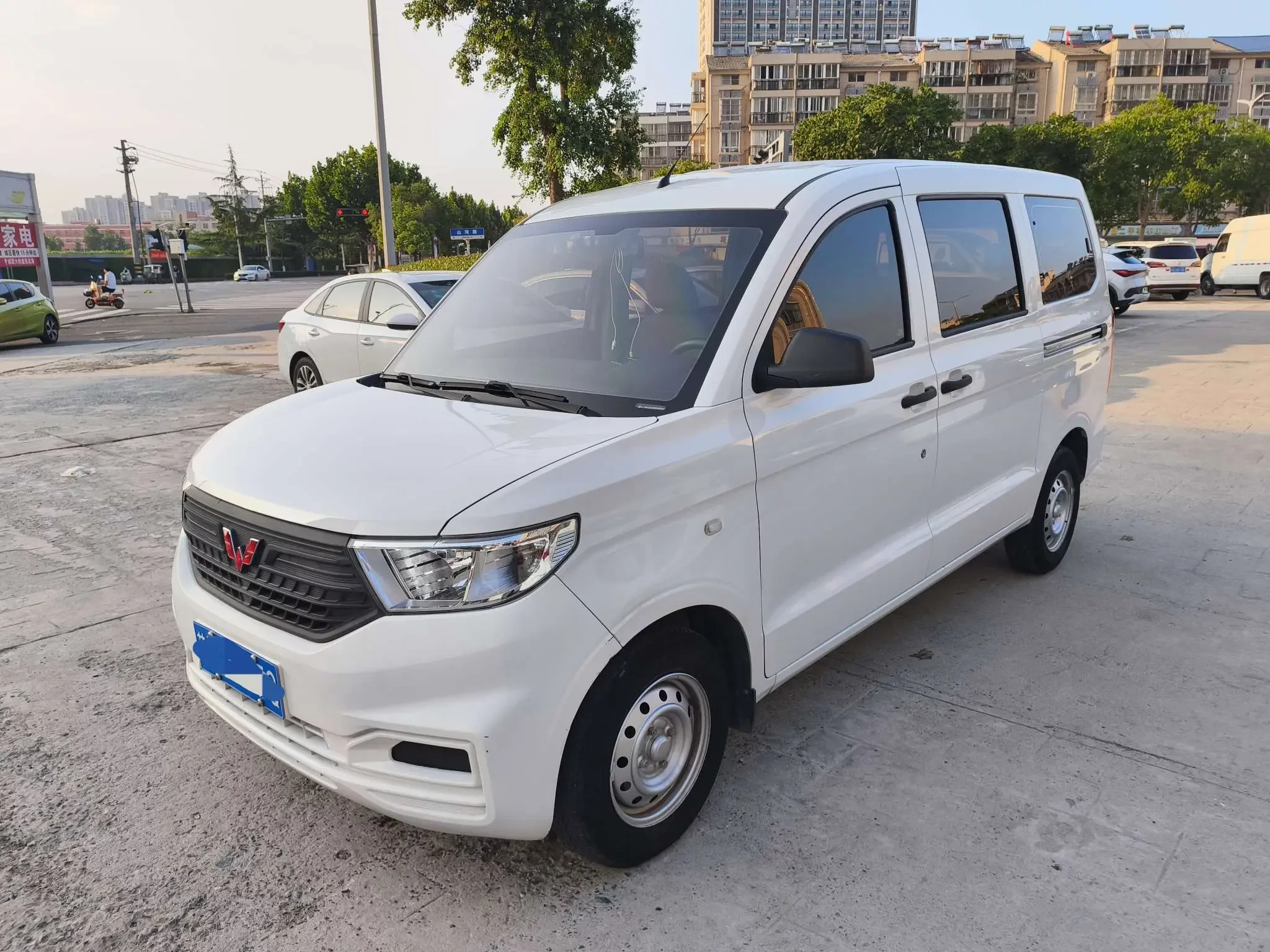 Wuling Hongguang V