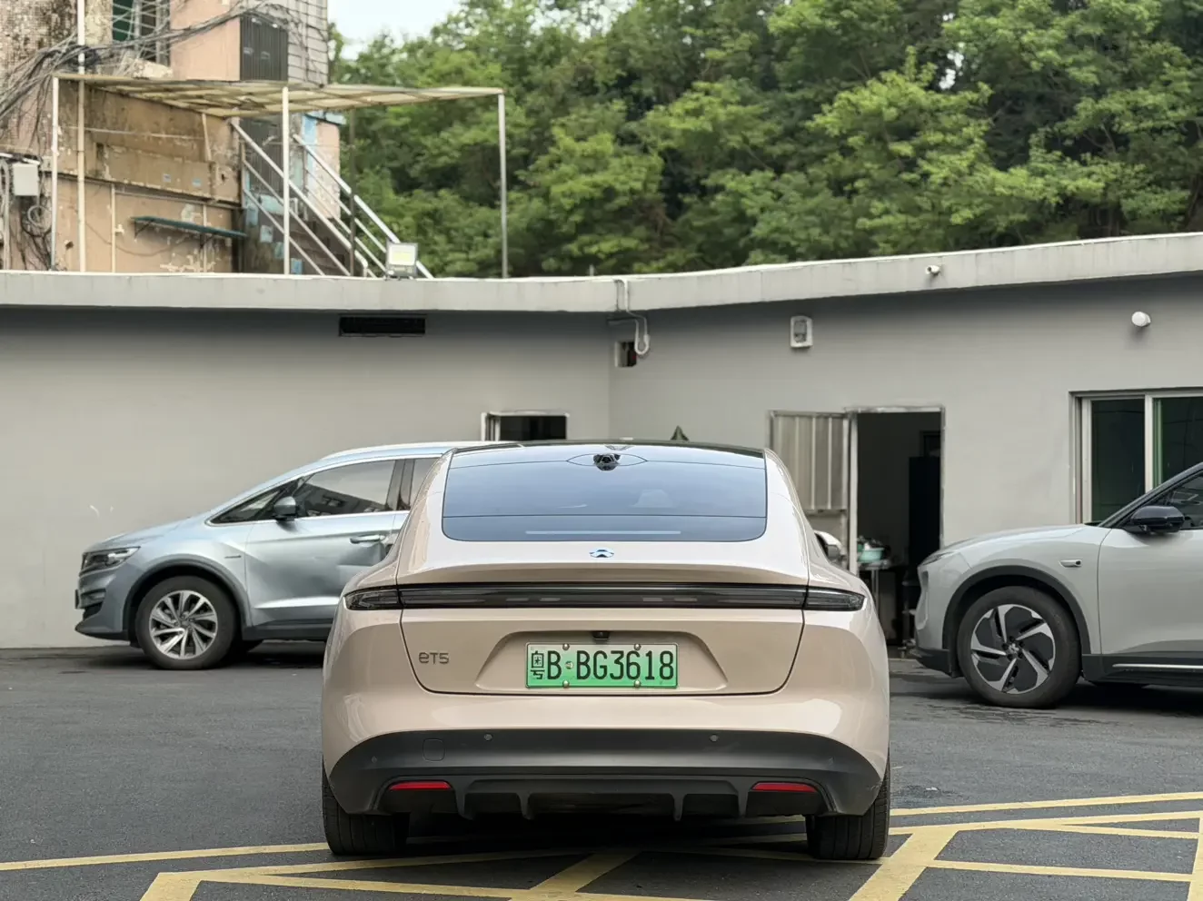 NIO ET5T