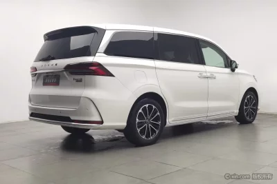Roewe iMAX8