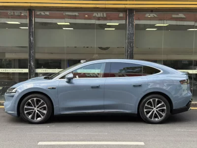 Luxeed Zhijie R7