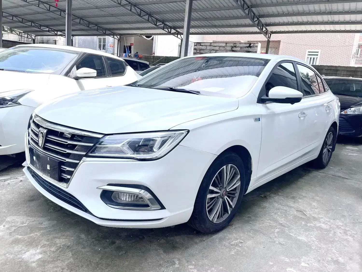Roewe i5