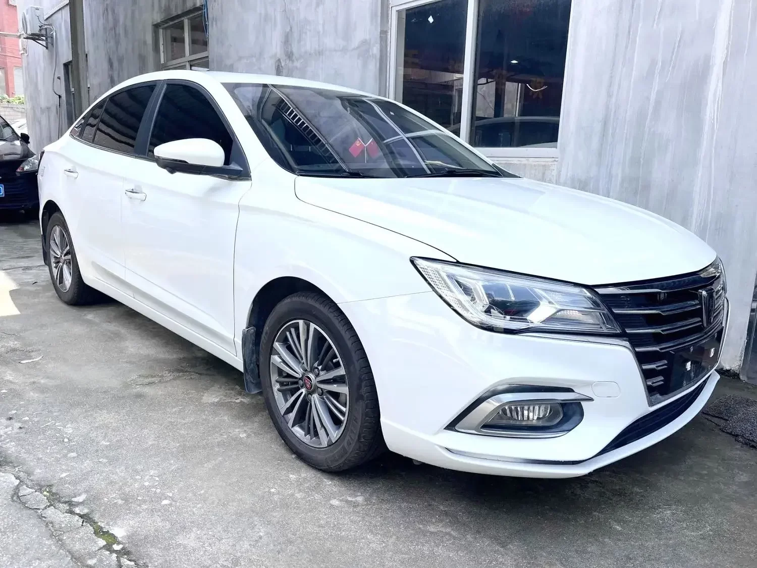 Roewe i5