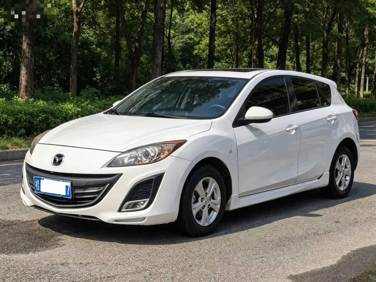 Mazda Axela (3)