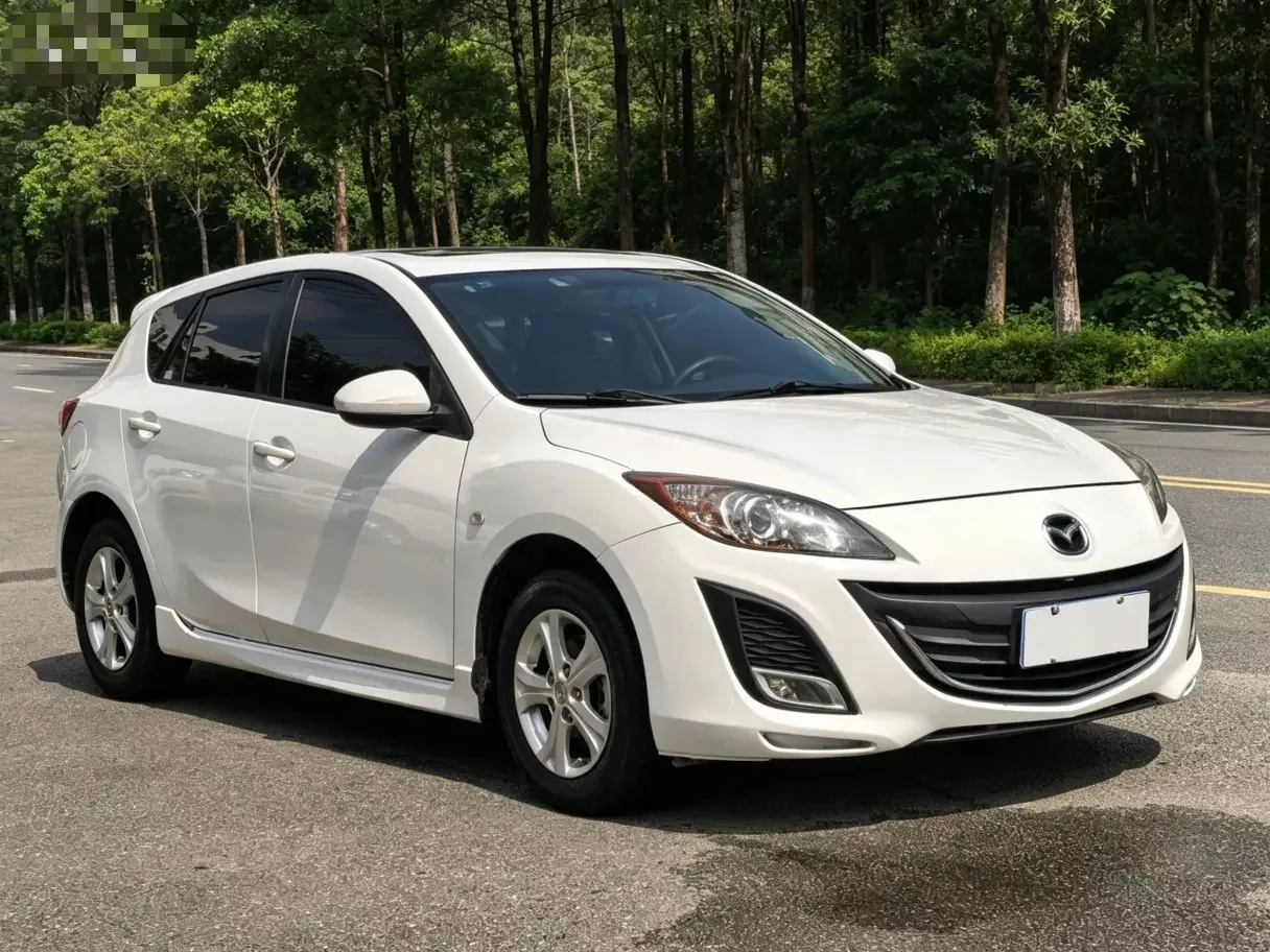 Mazda Axela (3)