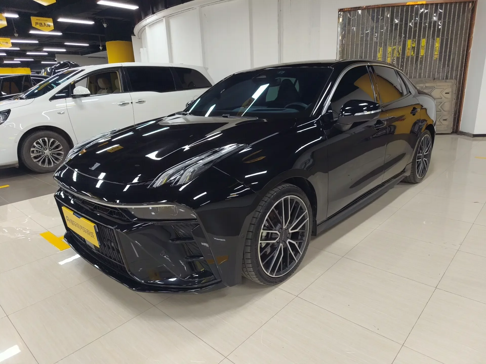 LYNK & CO 03