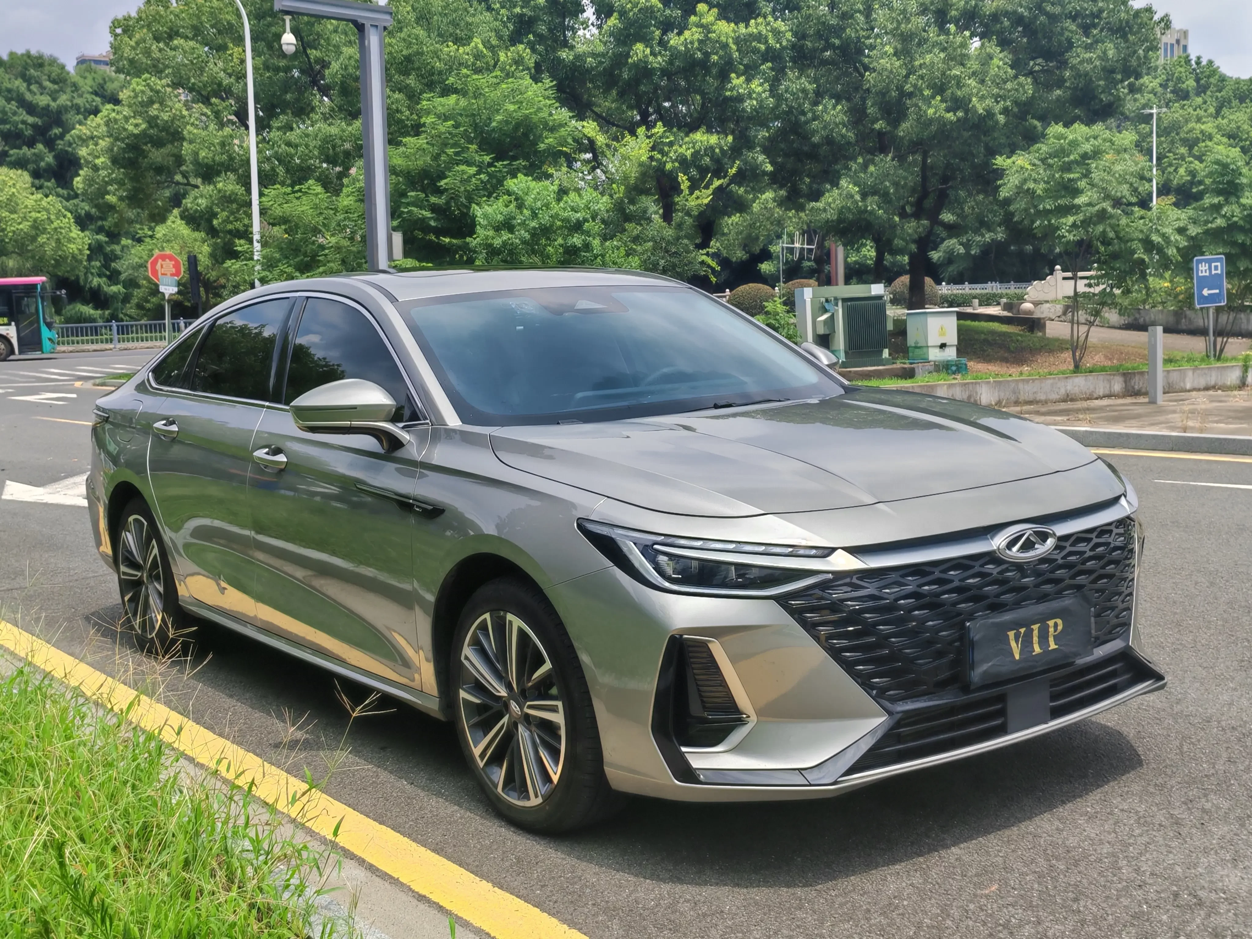 Chery Arrizo 8
