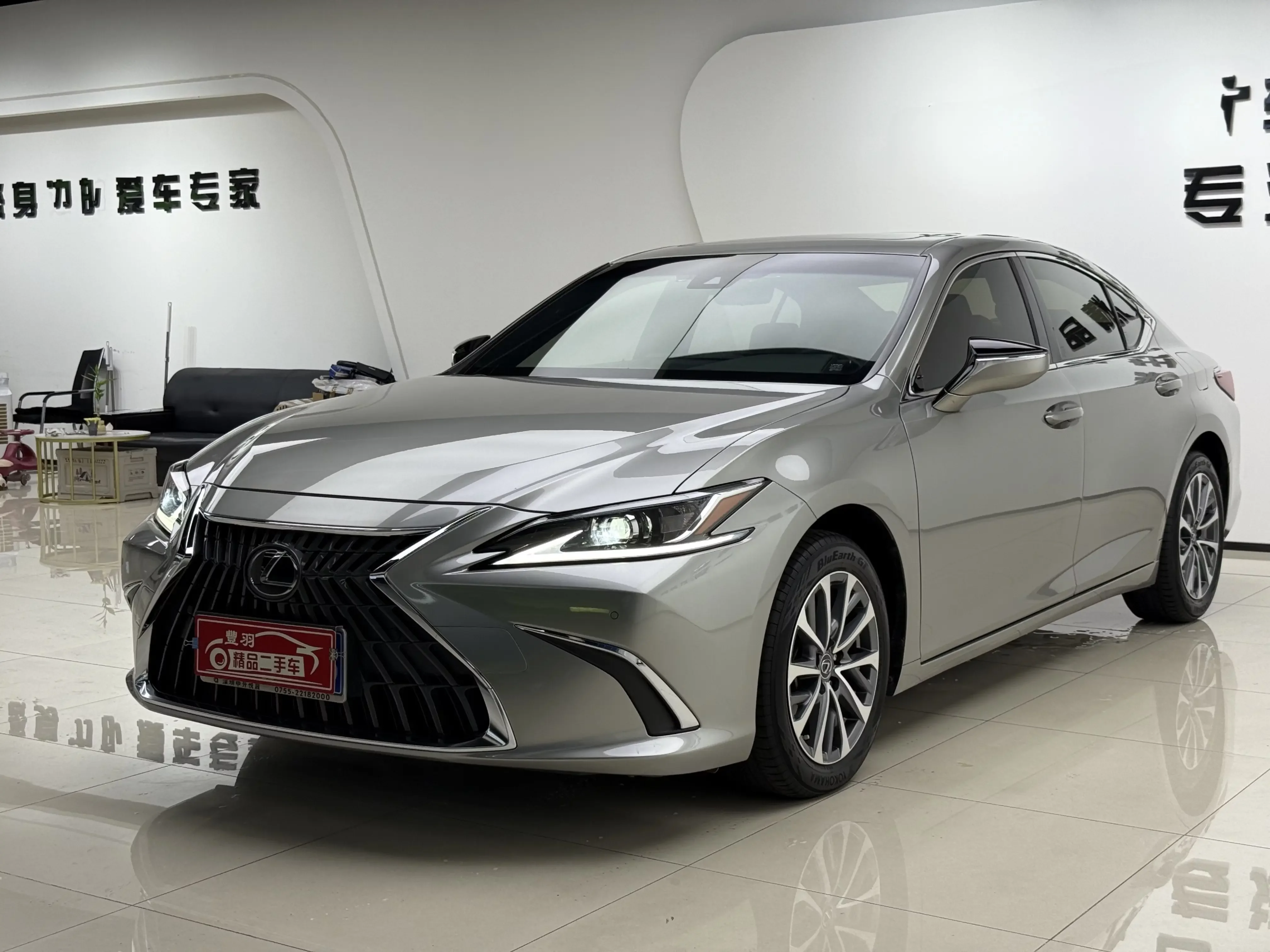 Lexus ES