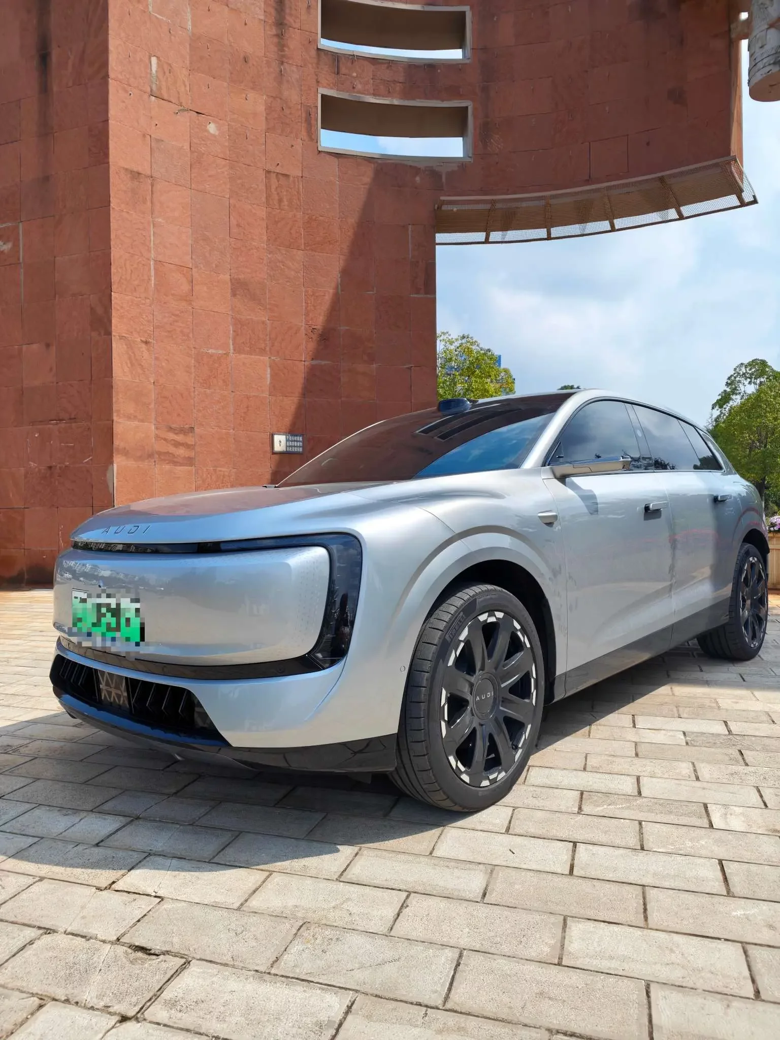 AUDI E7X
