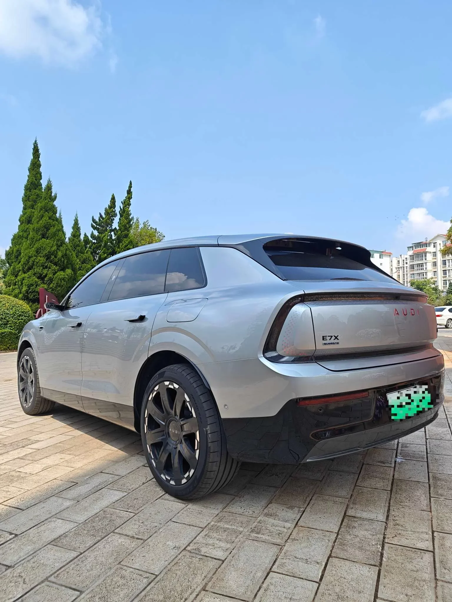 AUDI E7X