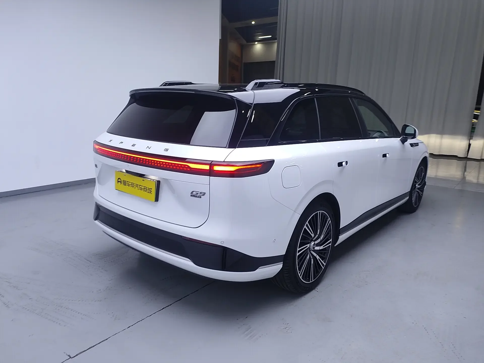 Xpeng G9