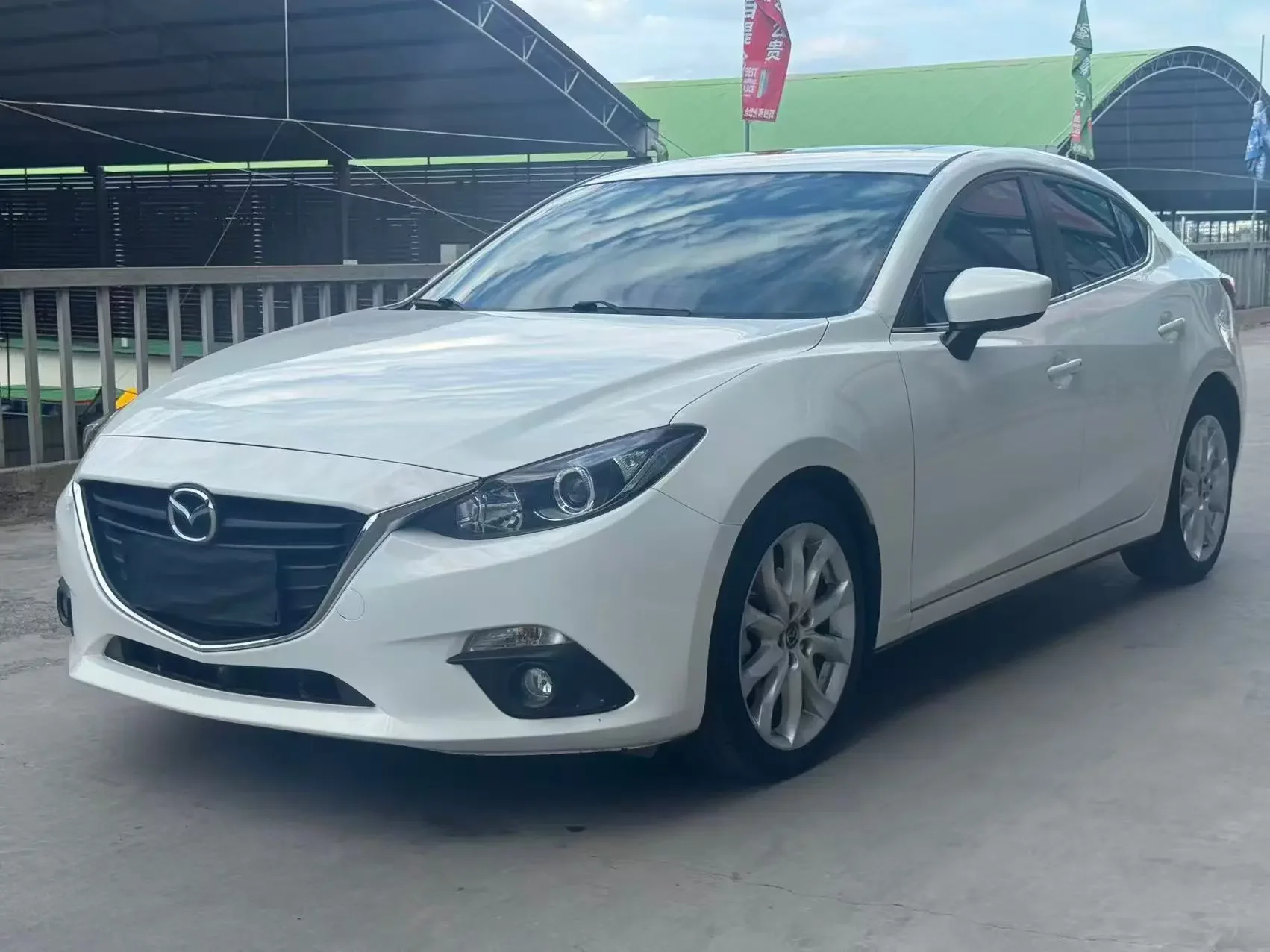 Mazda Axela (3)