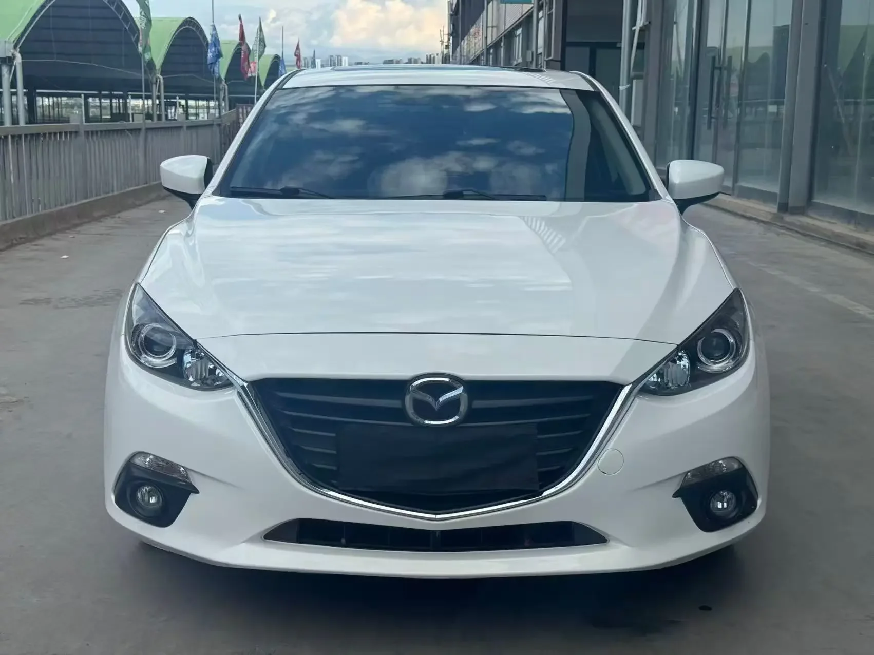 Mazda Axela (3)