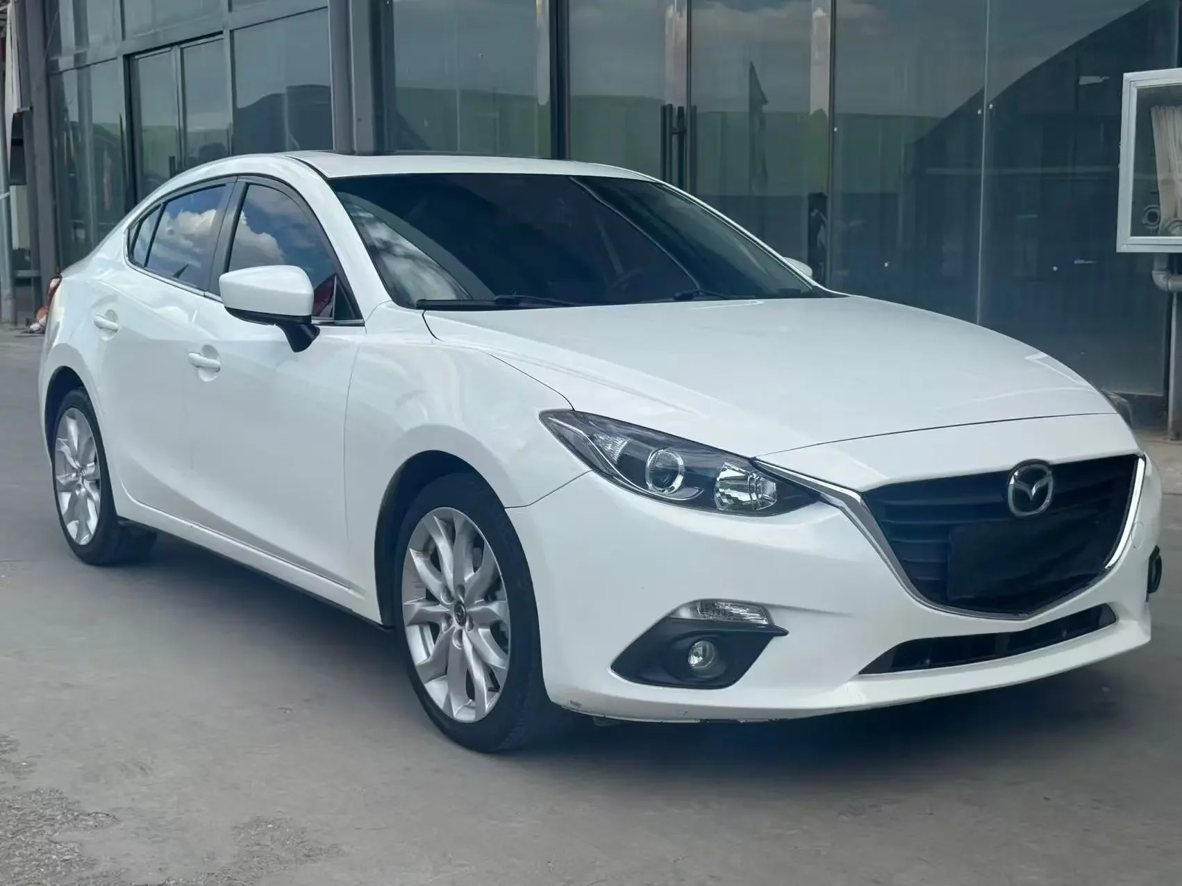 Mazda Axela (3)