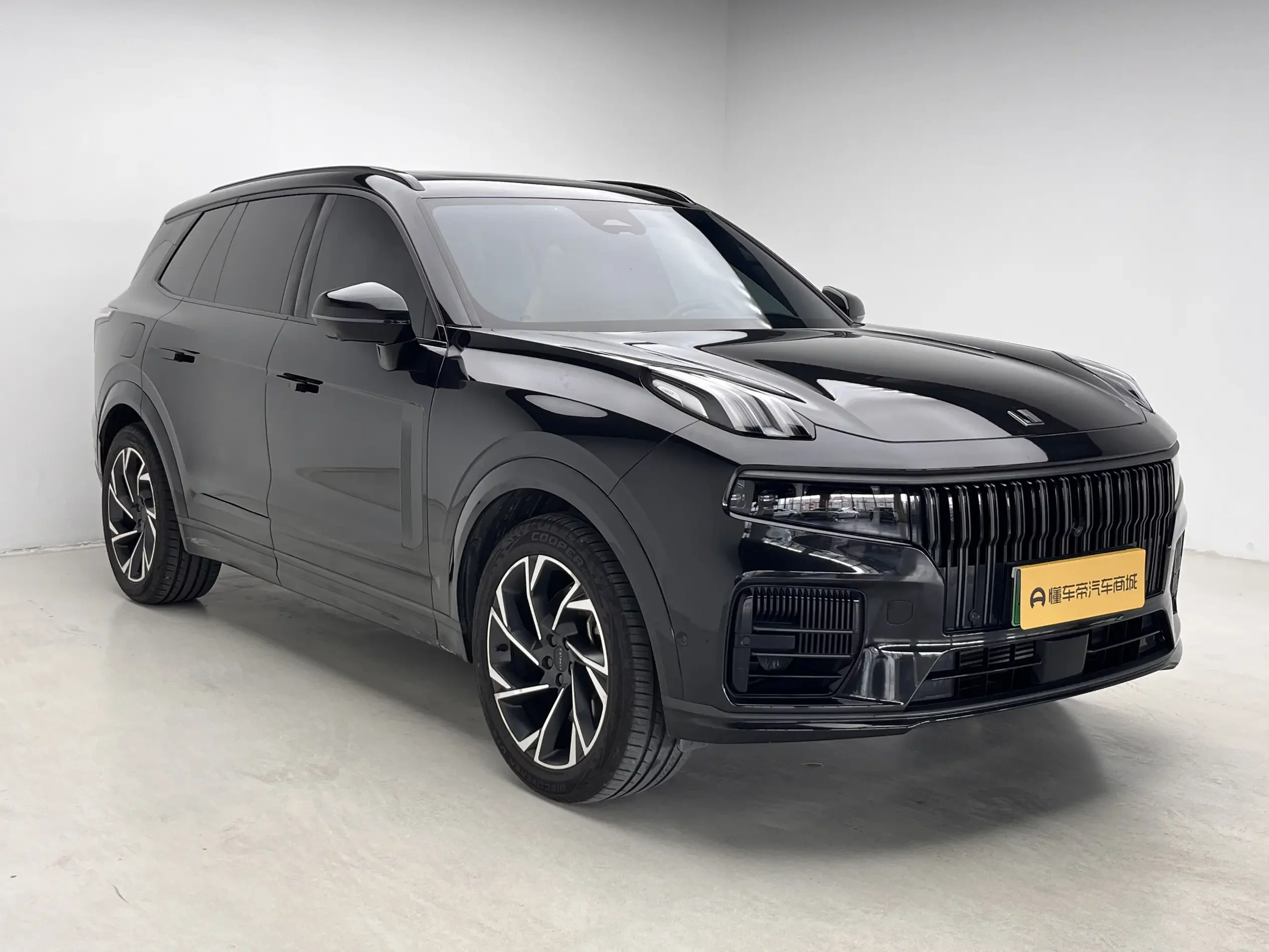 Lynk & Co 09 EM-P