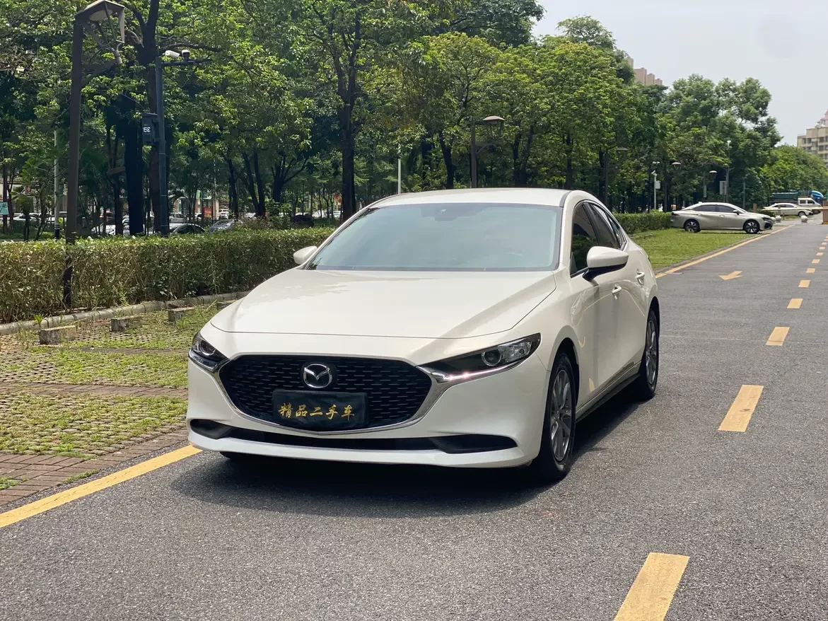 Mazda Axela (3)