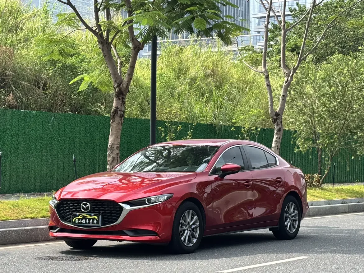 Mazda Axela (3)