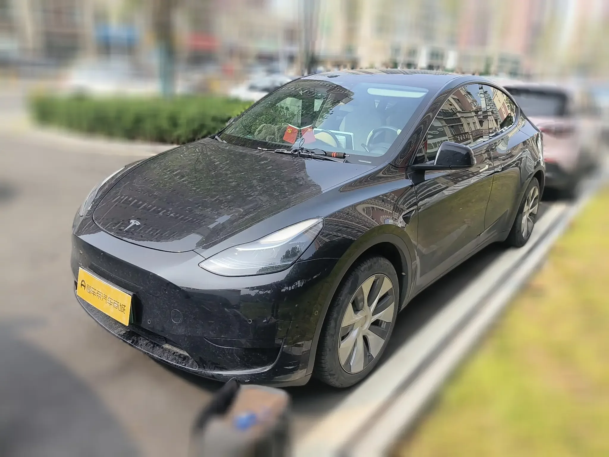 TESLA MODEL Y