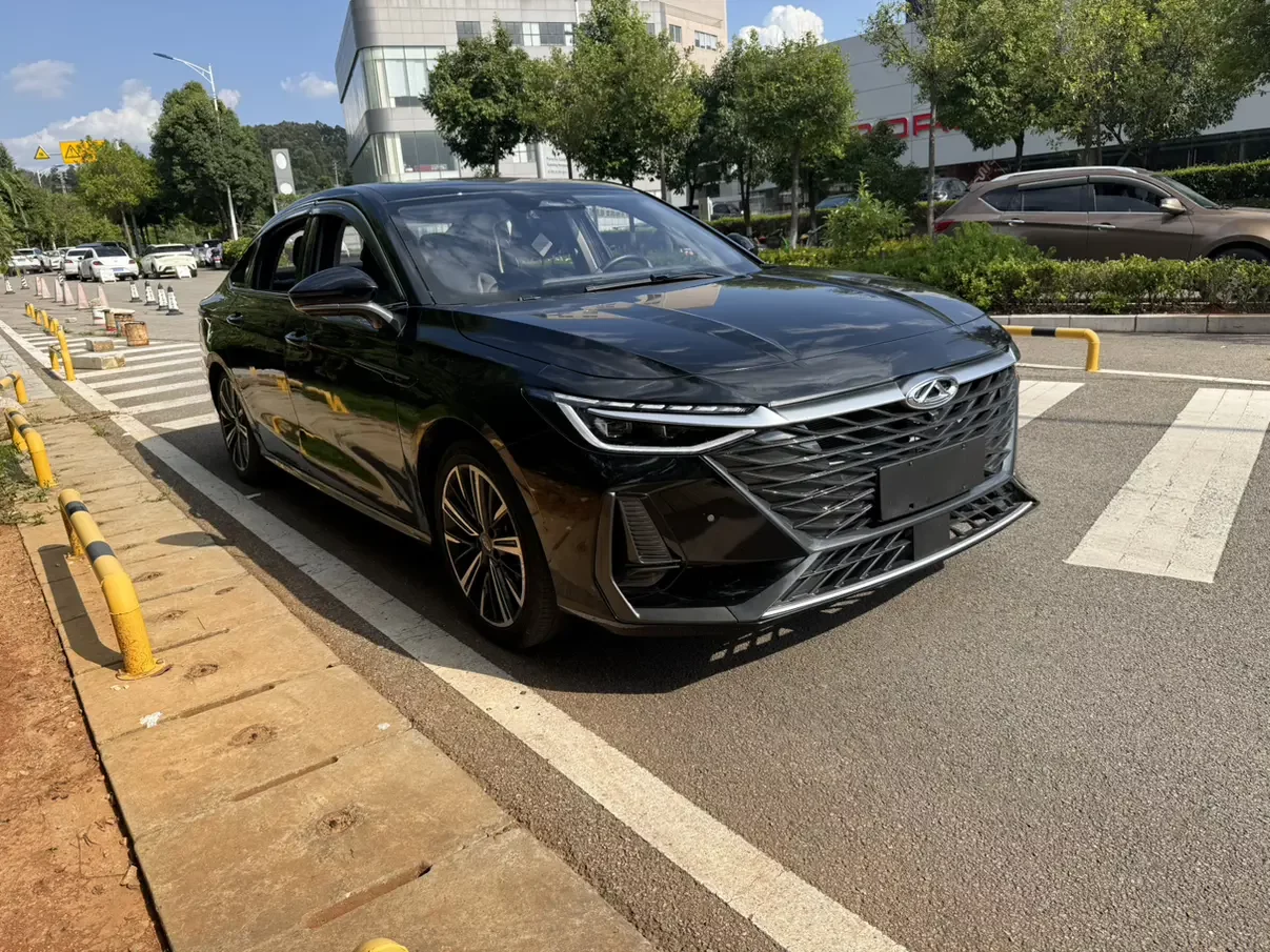 Chery Arrizo 8