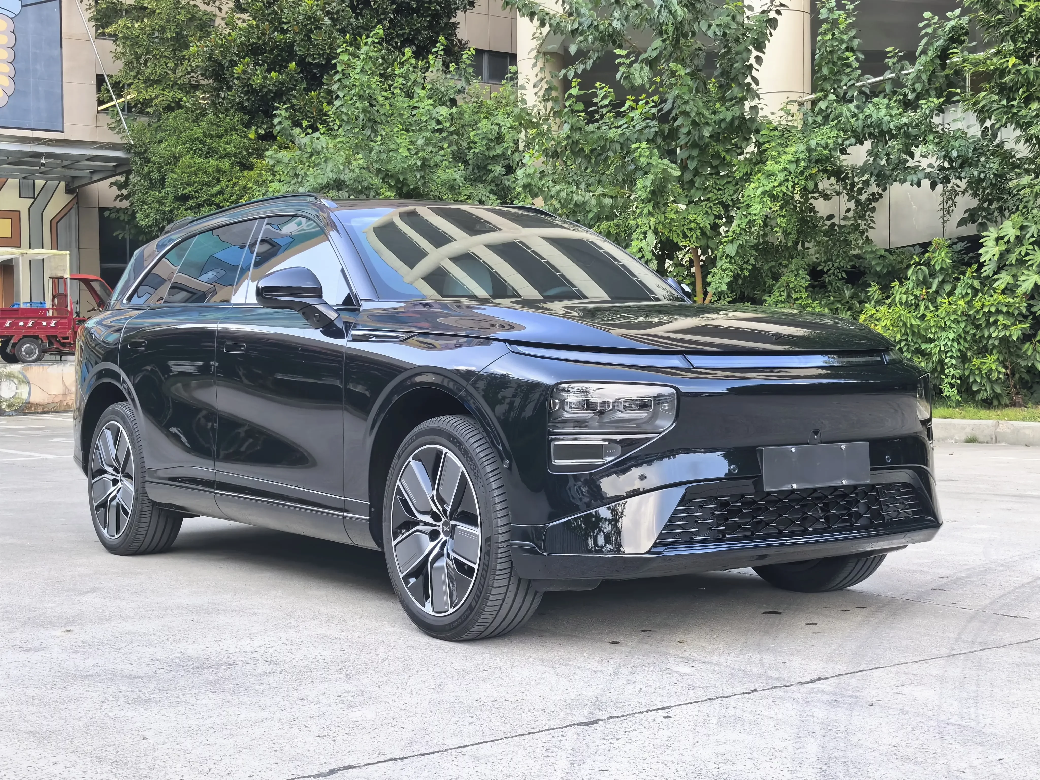 Xpeng G9