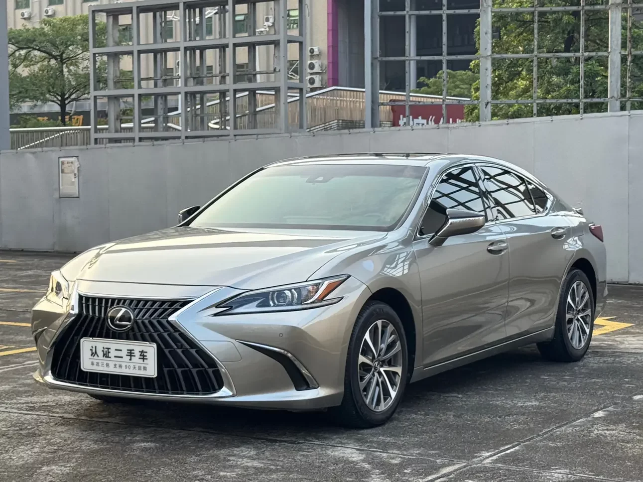 Lexus ES