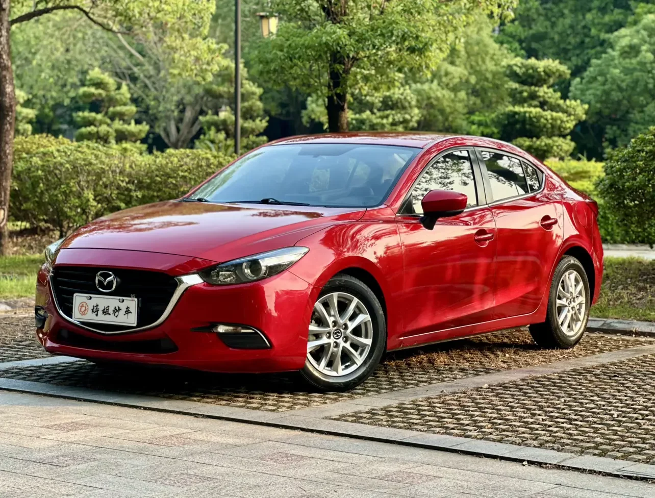 Mazda Axela (3)