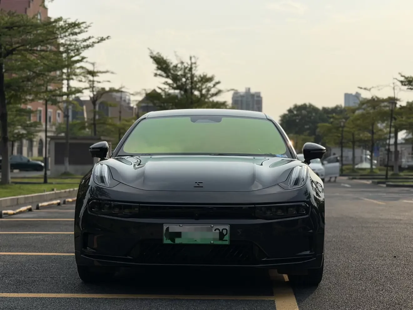 ZEEKR 001