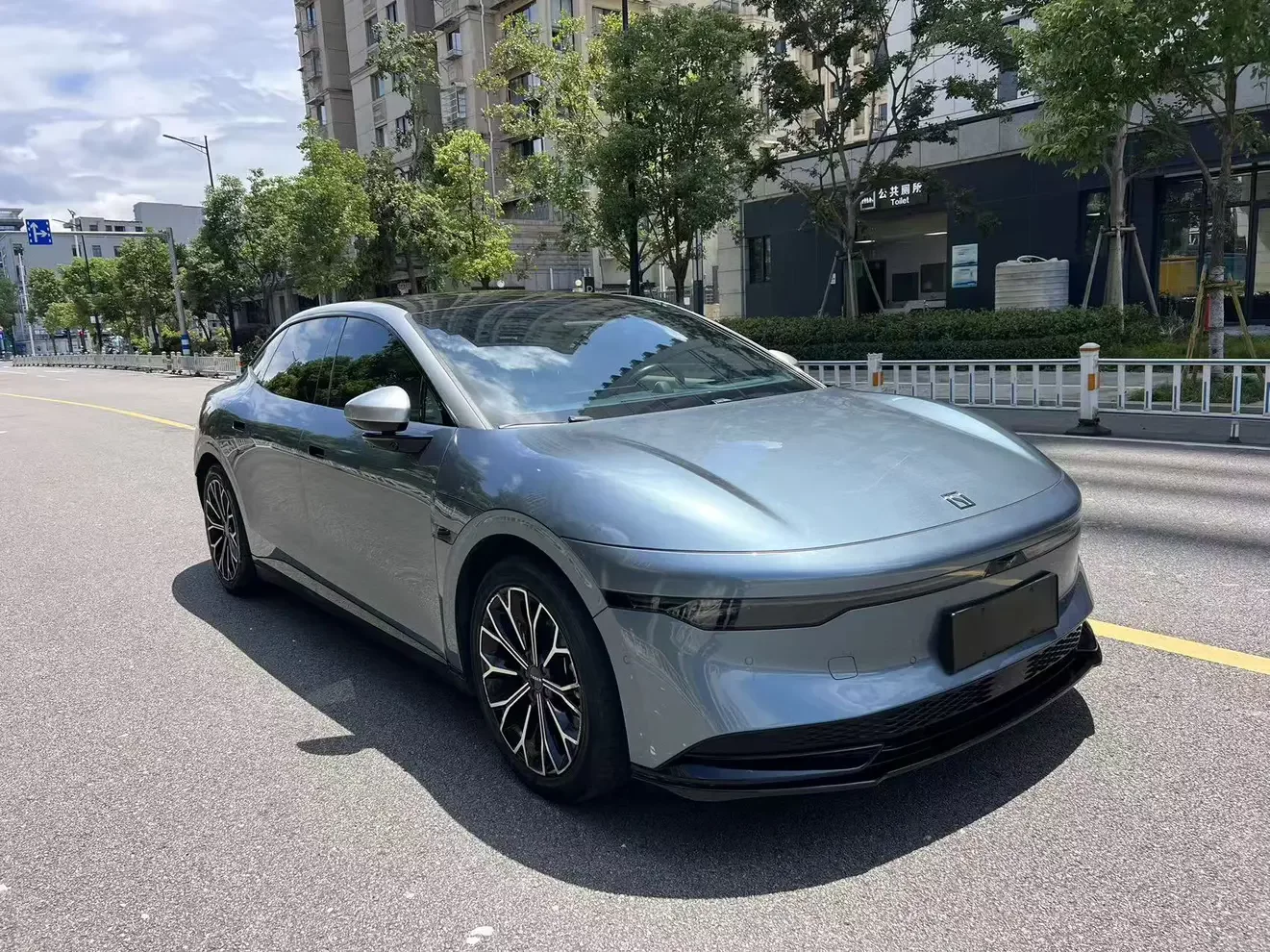 ZEEKR 007