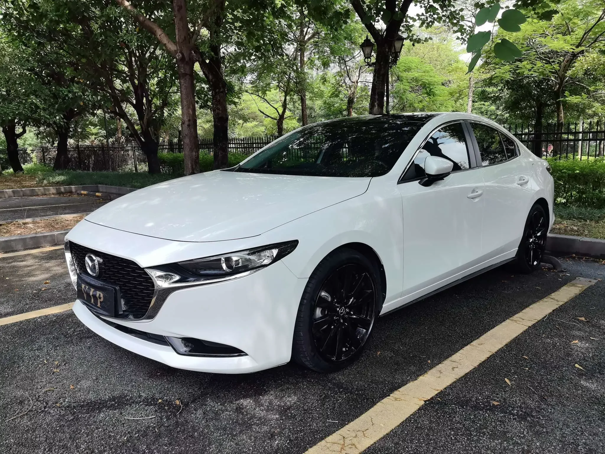 Mazda Axela (3)