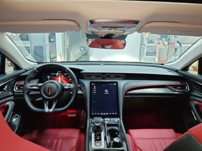 Hongqi H6