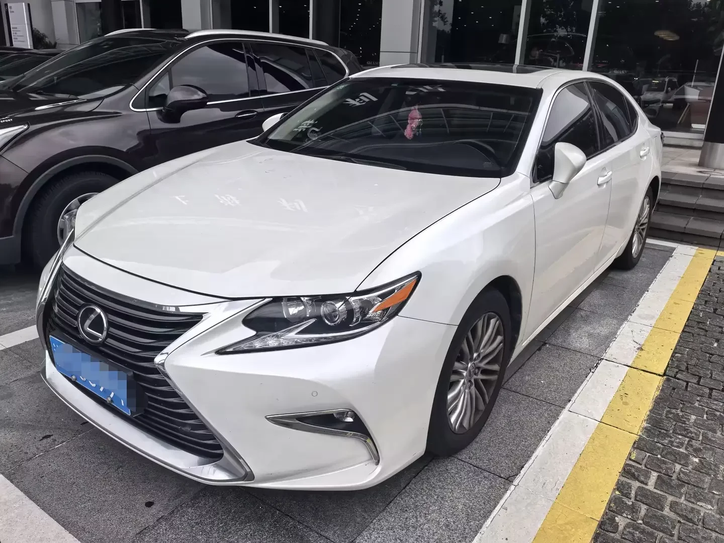 Lexus ES