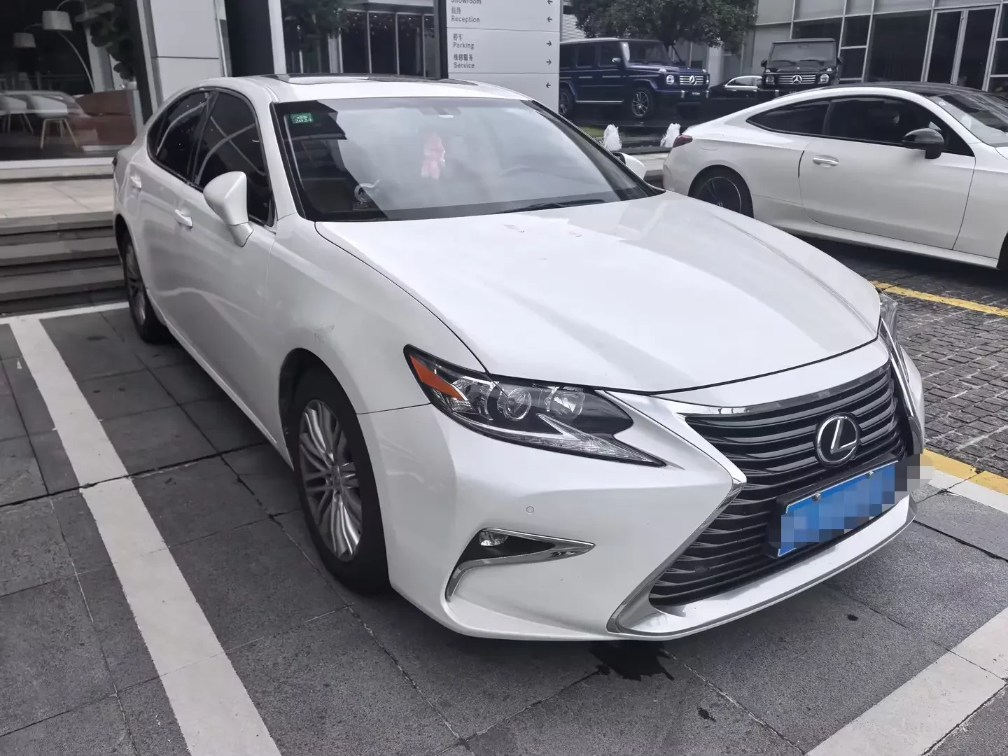 Lexus ES