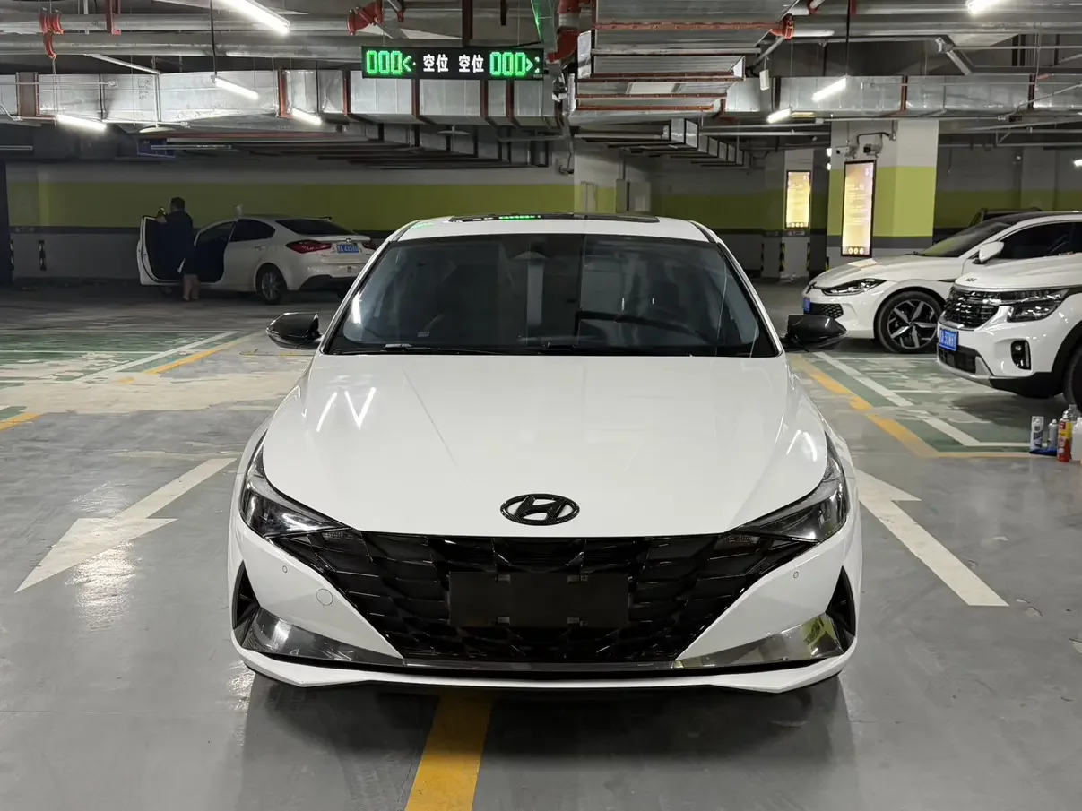 Hyundai Elantra