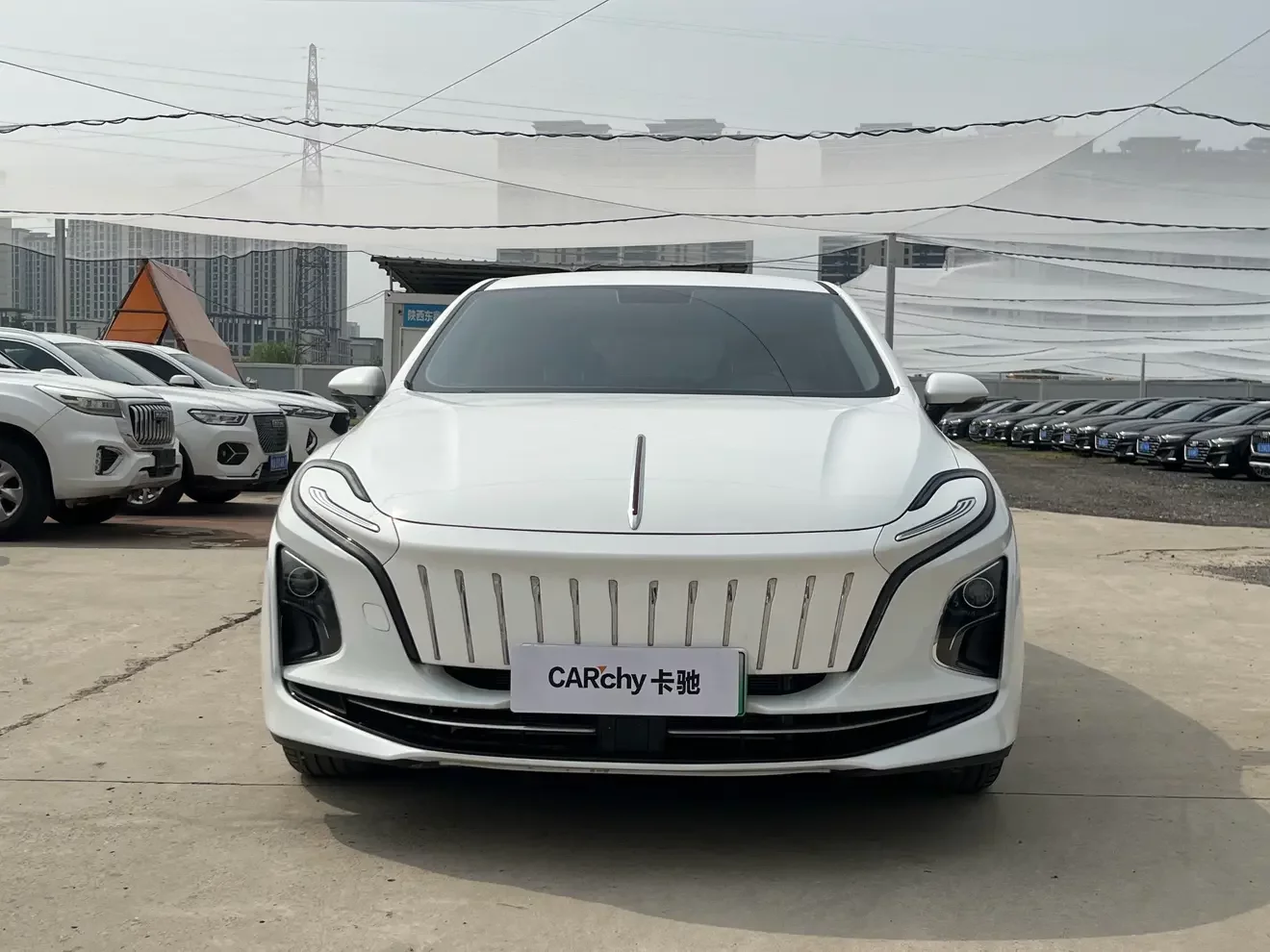 Hongqi E-QM5