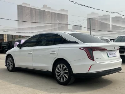 Hongqi E-QM5